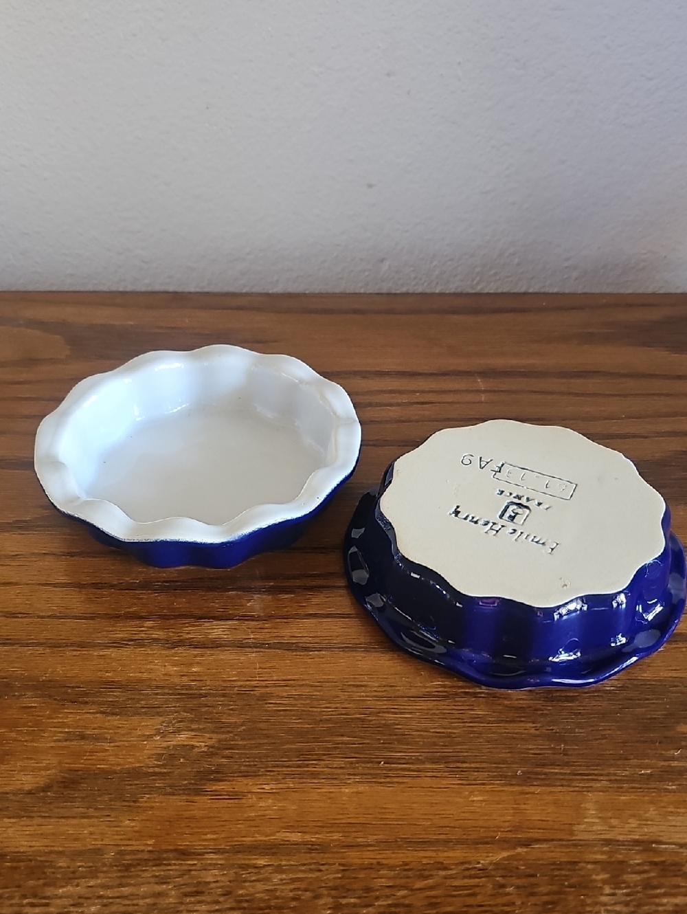 Emile Henry France Cobalt Blue Scalloped Ceramic Dishes Tote 1 #20